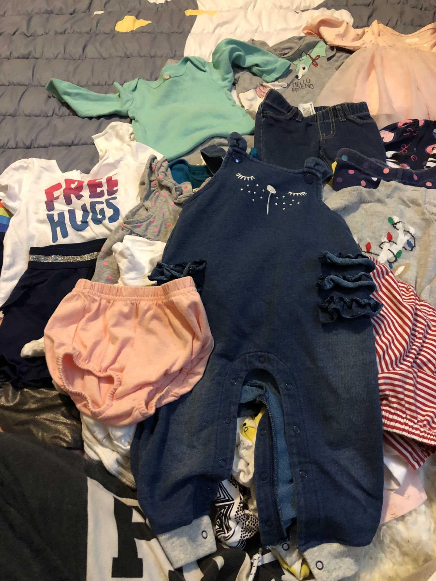 Good condition baby clothes 20+ outfits