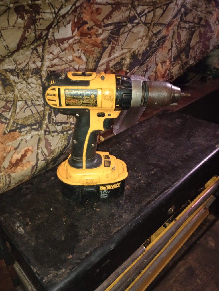 DeWalt Hammer Drill 1/2 18v  Xrp