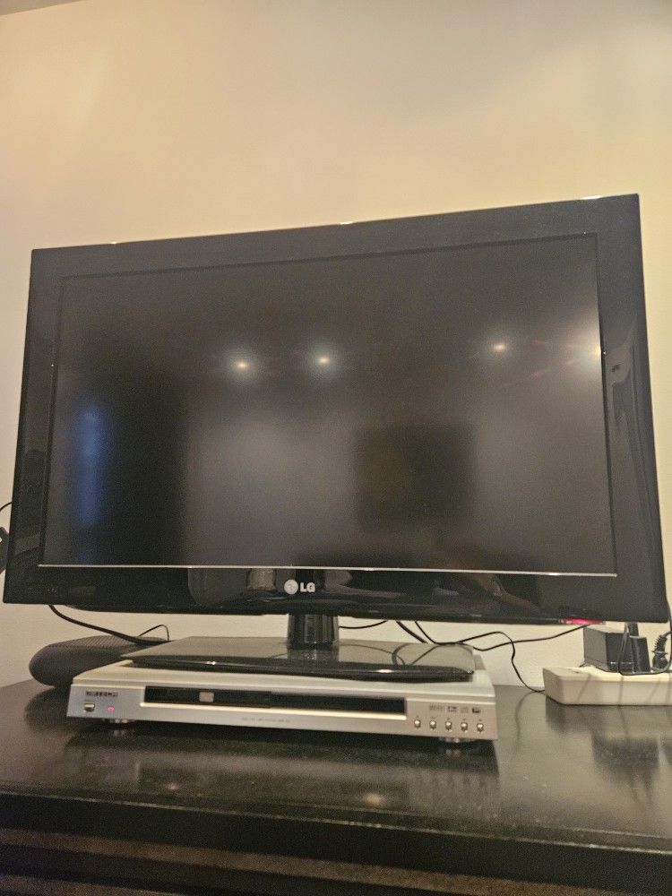 32 Inch LG TV And Remote