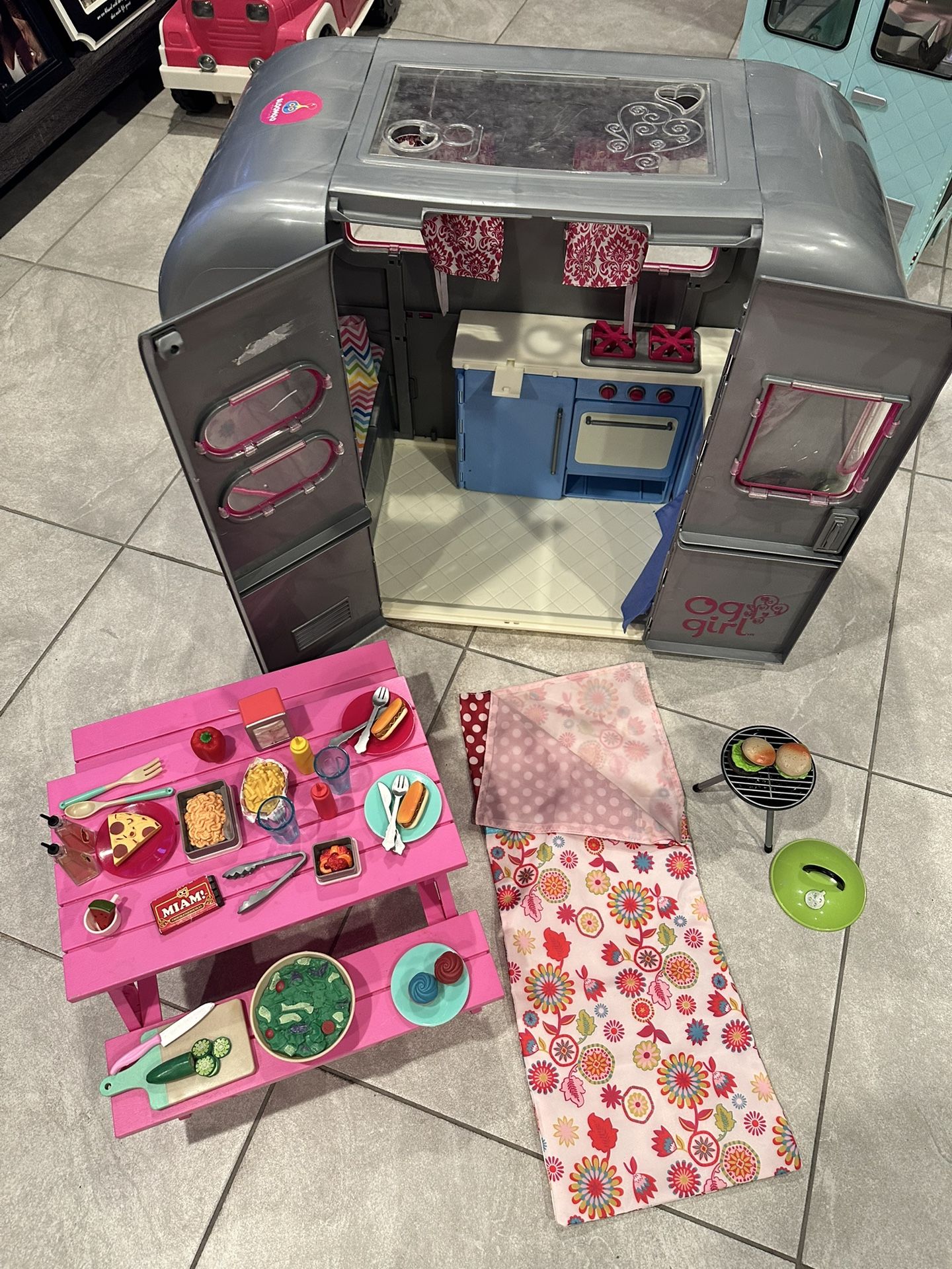 Doll Camper & Table