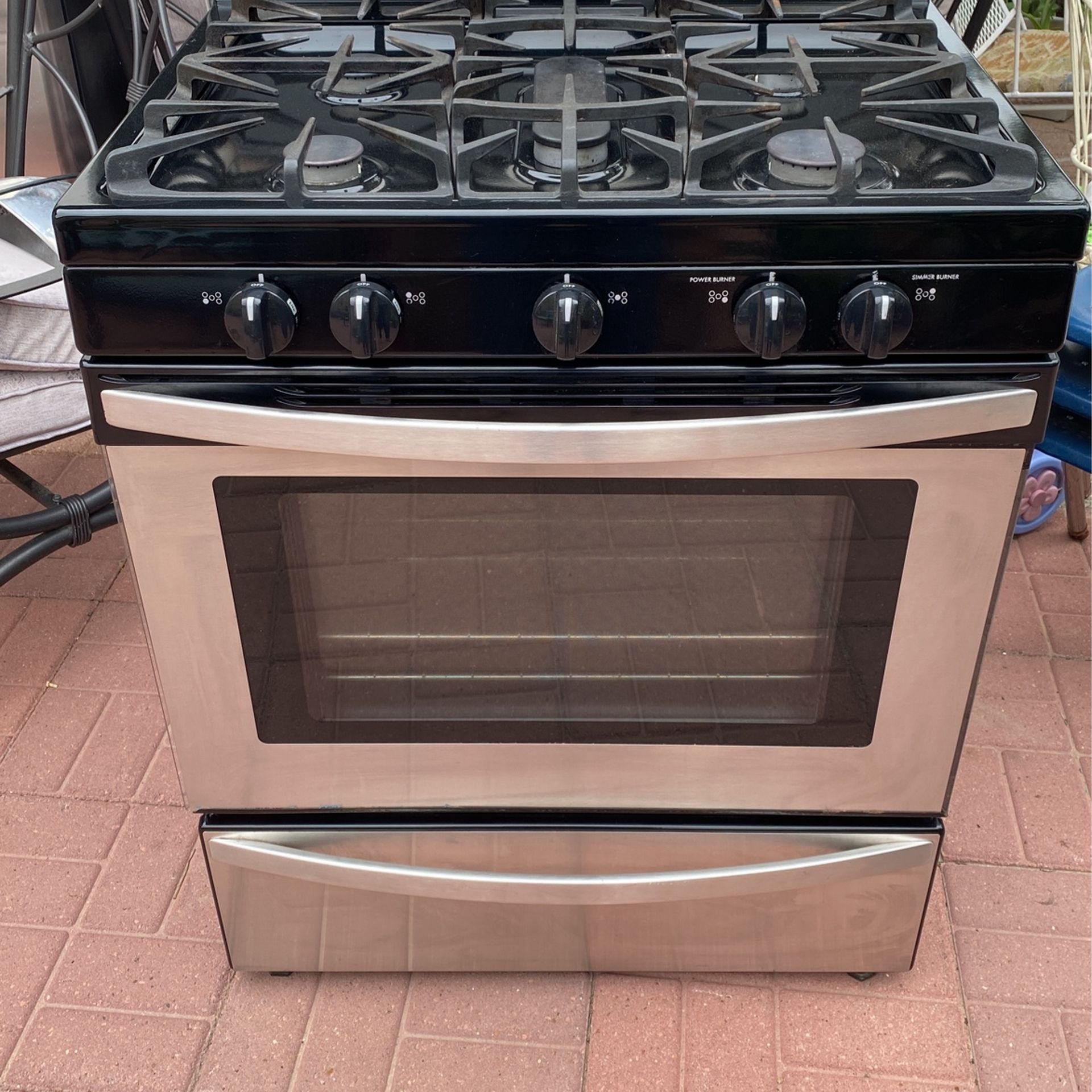 Estufa De Gas Marca Kenmore $180.00No Funciona El Horno