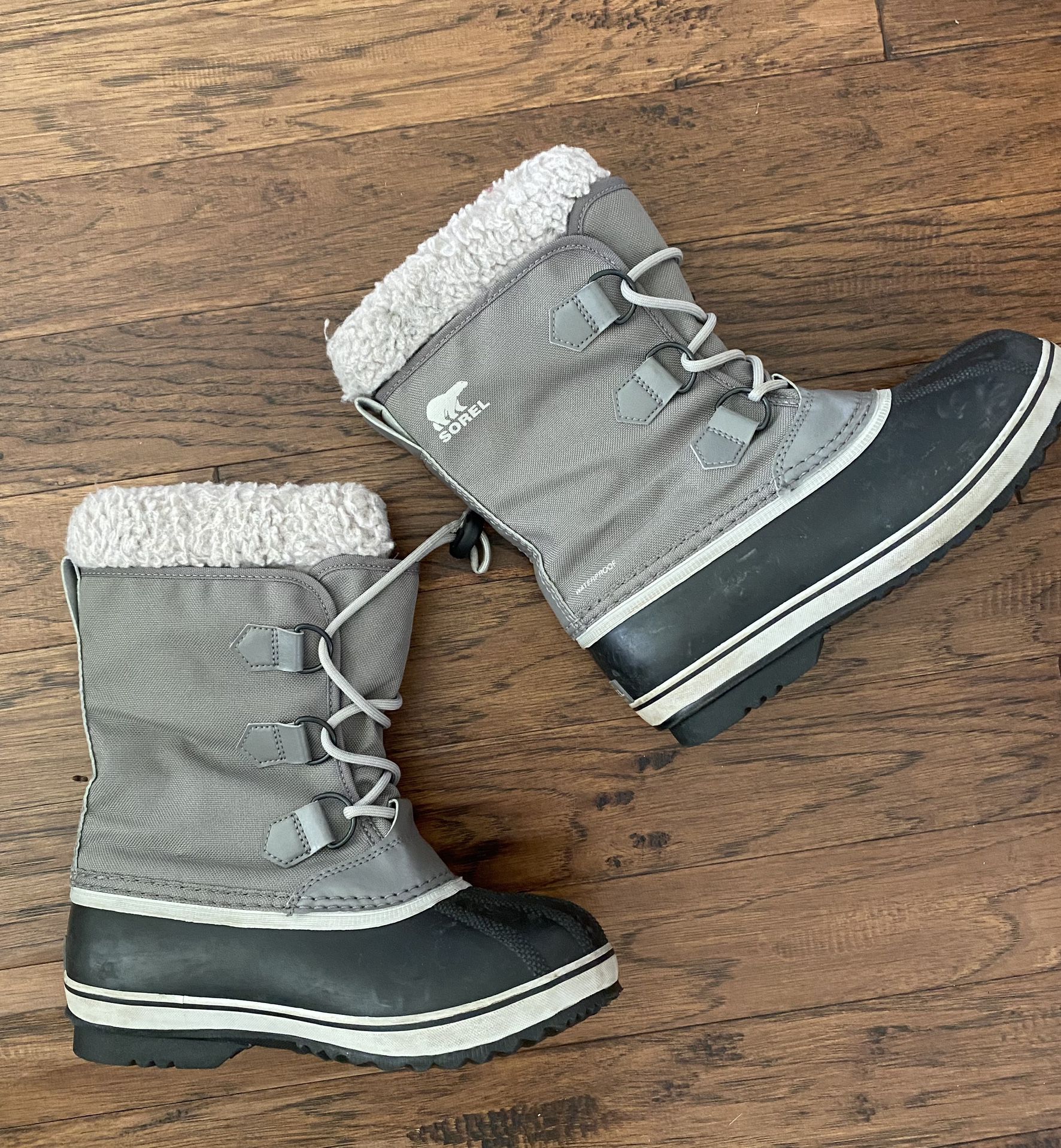 Girls ( Or Small Women’s) Size 4 Sorel  Waterproof Snow/Winter Boots 