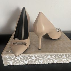Tan Authentic Gucci High Heels W/Chain Details