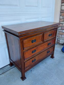 Dresser
