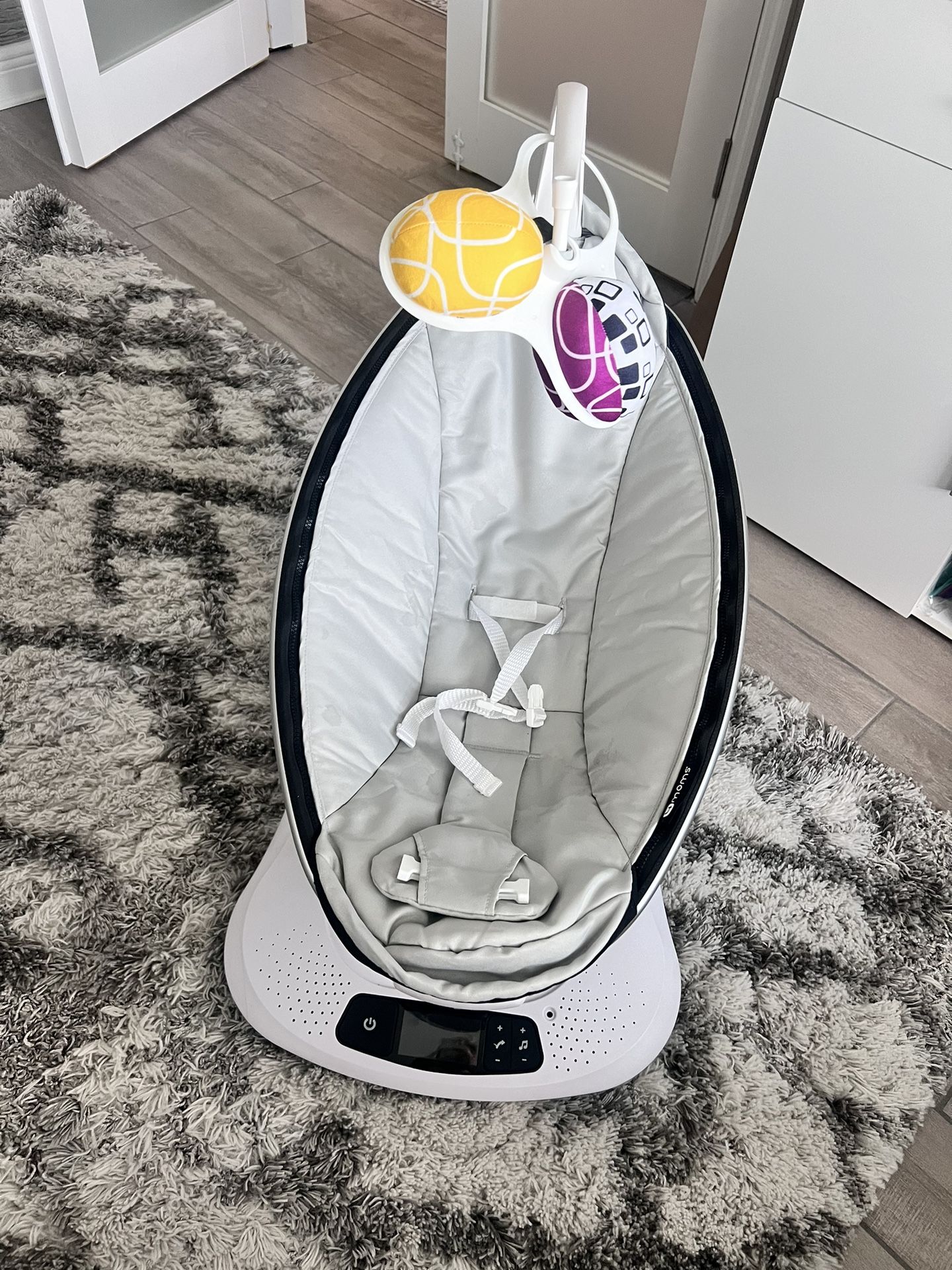 Mommaroo Baby Swing