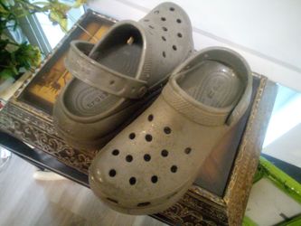 Size  6 Croc Brand Name Crocs