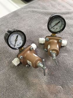 Watts LF263A 3/8 compact water pressure regulators