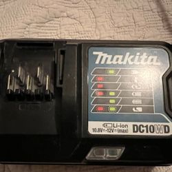 Makita 10.8V - 12V DC10WD Charger 
