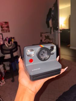 Polaroid Now Gen 3 Instant Camera - Excellent Condition