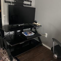 Desk With Tv Holder 