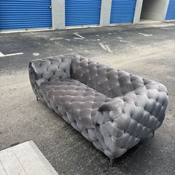 Sofa moderno