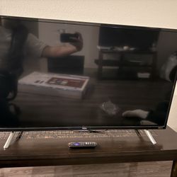 40” Roku Smart TV – Works Perfect
