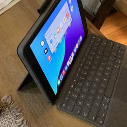 iPad7th big screen with touch keyboard