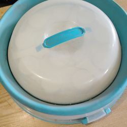 Tupperware Cupcake Holder 