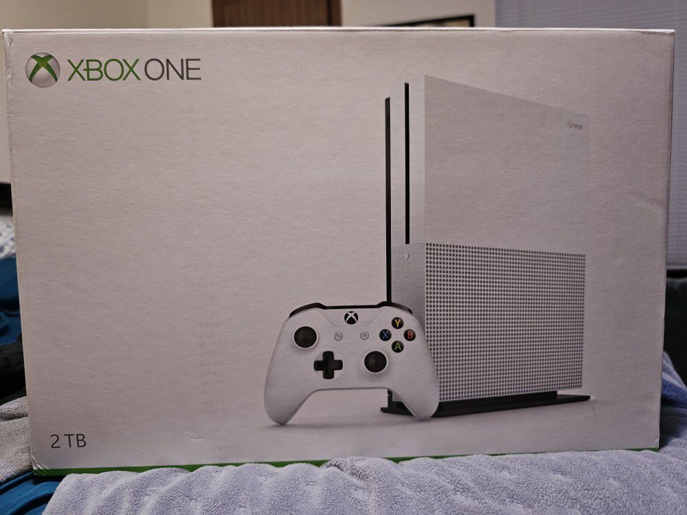 Xbox ONE S 2TB (USED) COMPLETE IN BOX