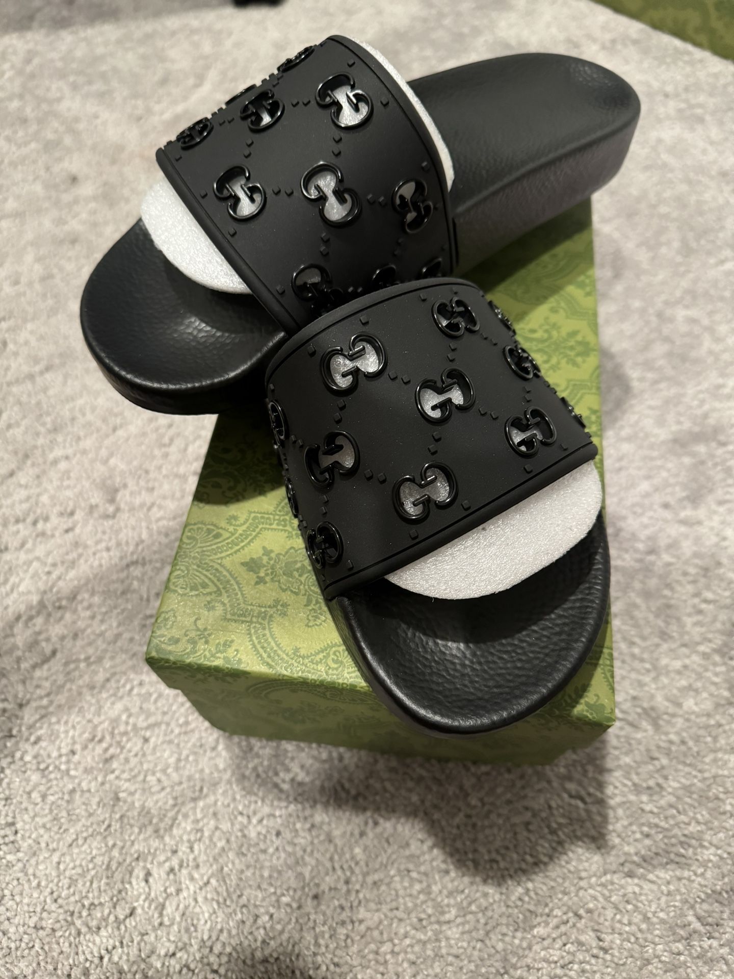 Gucci GG Slides Men’s Size 9 New