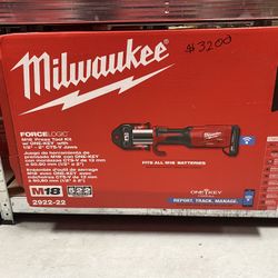 Milwaukee M18 18-Volt Lithium-Ion Brushless Cordless FORCE LOGIC Press Tool Kit with 1/2 in. - 2 in. Jaws Kit (6-Jaws Included)