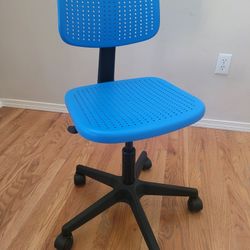 Ikea Kid's Swivel Chair In Excellent Condition 