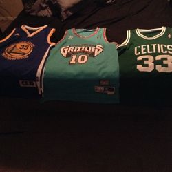 Jerseys sz L whole set $75