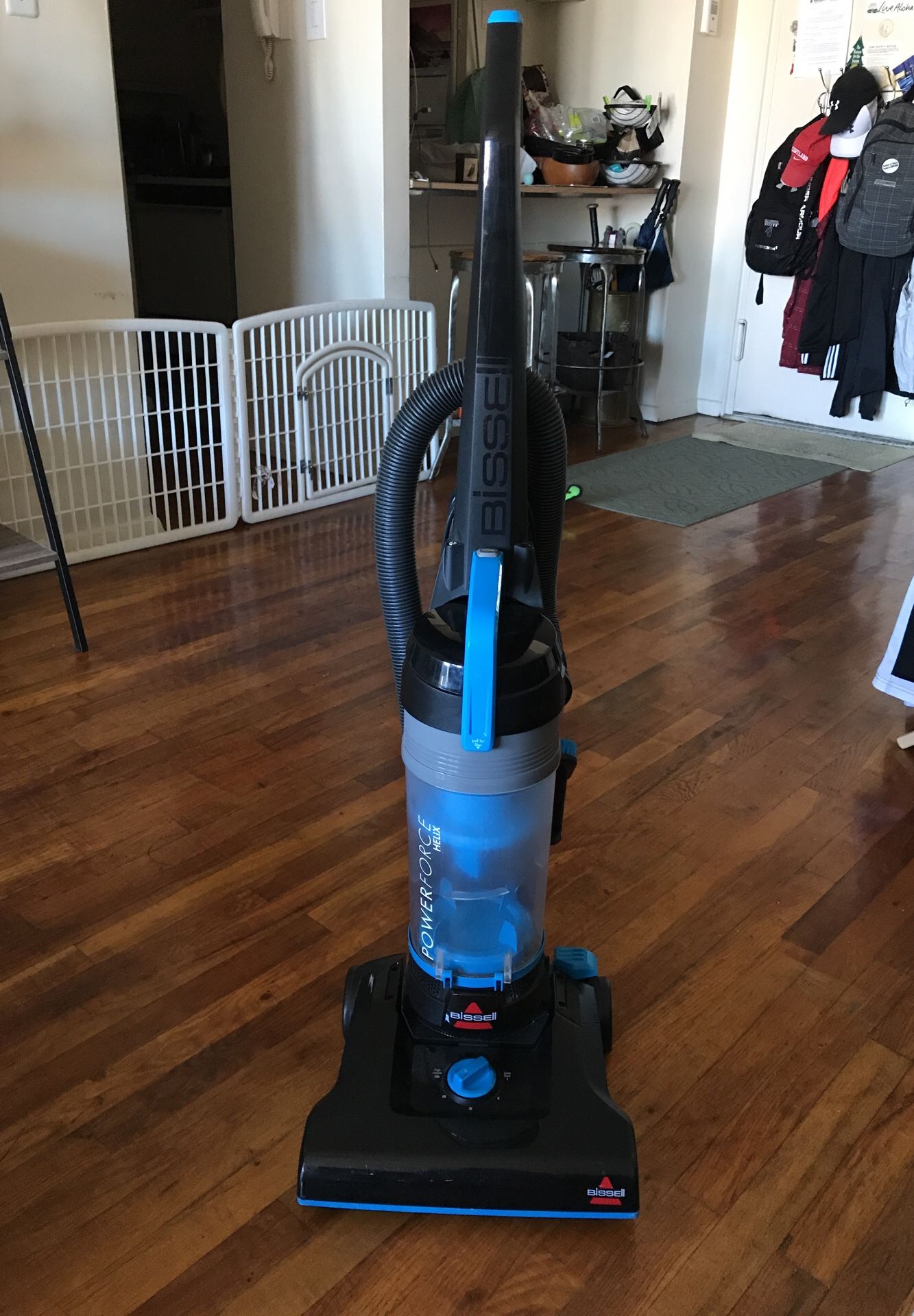 Bissel Power Force Helix 1700 Vacuum