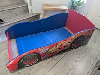Toddler car bed