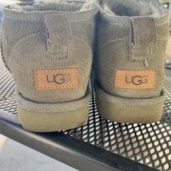 UGG boots $40