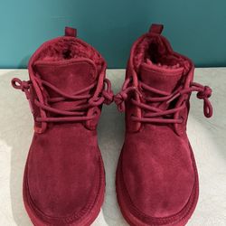 Pre-owned Red UGG Neumel Chukka Boots Wool Lined In Size 9 (US)