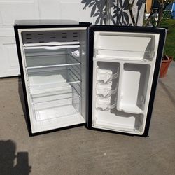 Mini Refrigerator With Freezer- See Details Below 
