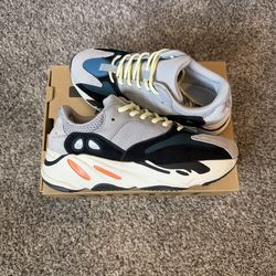 Yeezy Waverunners Adidas Size 8