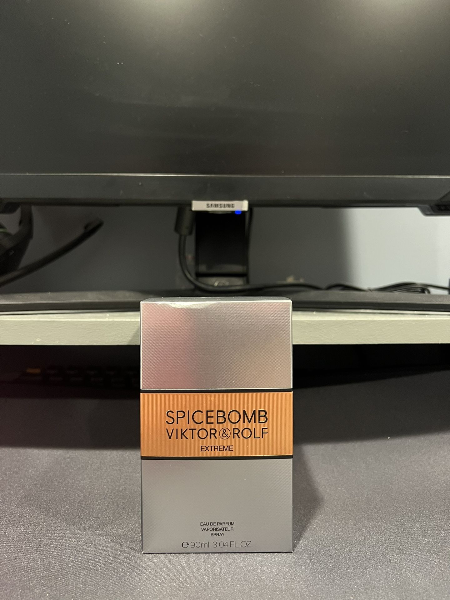 Viktor & Rolf Spicebomb Extreme EDP Spray Men 3.04 oz