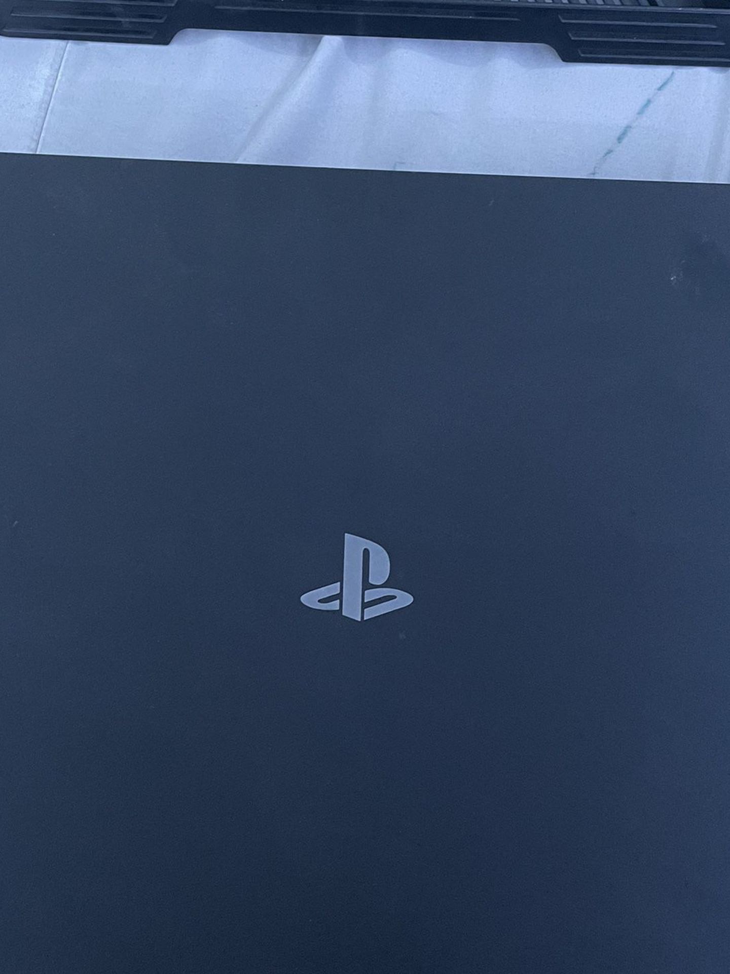 PS4 Pro 1TB And Other Accessories
