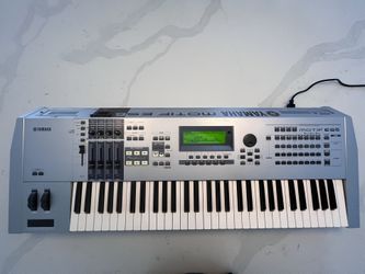 Yamaha Motif ES-6 Synthesizer Workstation