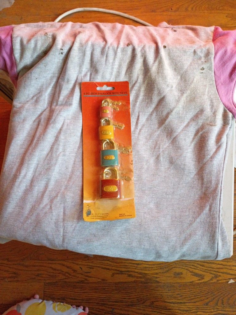 4 Pc Iron Padlock With Keys, Color Locks. River Grove