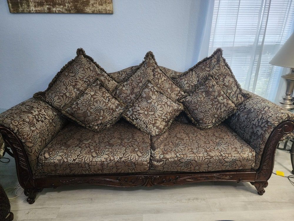 Set Of 2 Sitter And 3 Sotter Sofas