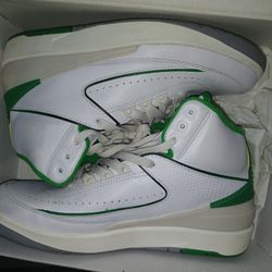 ** NIKE AIR JORDAN 2 RETRO LUCKY GREEN SNEAKERS/ SIZE 9