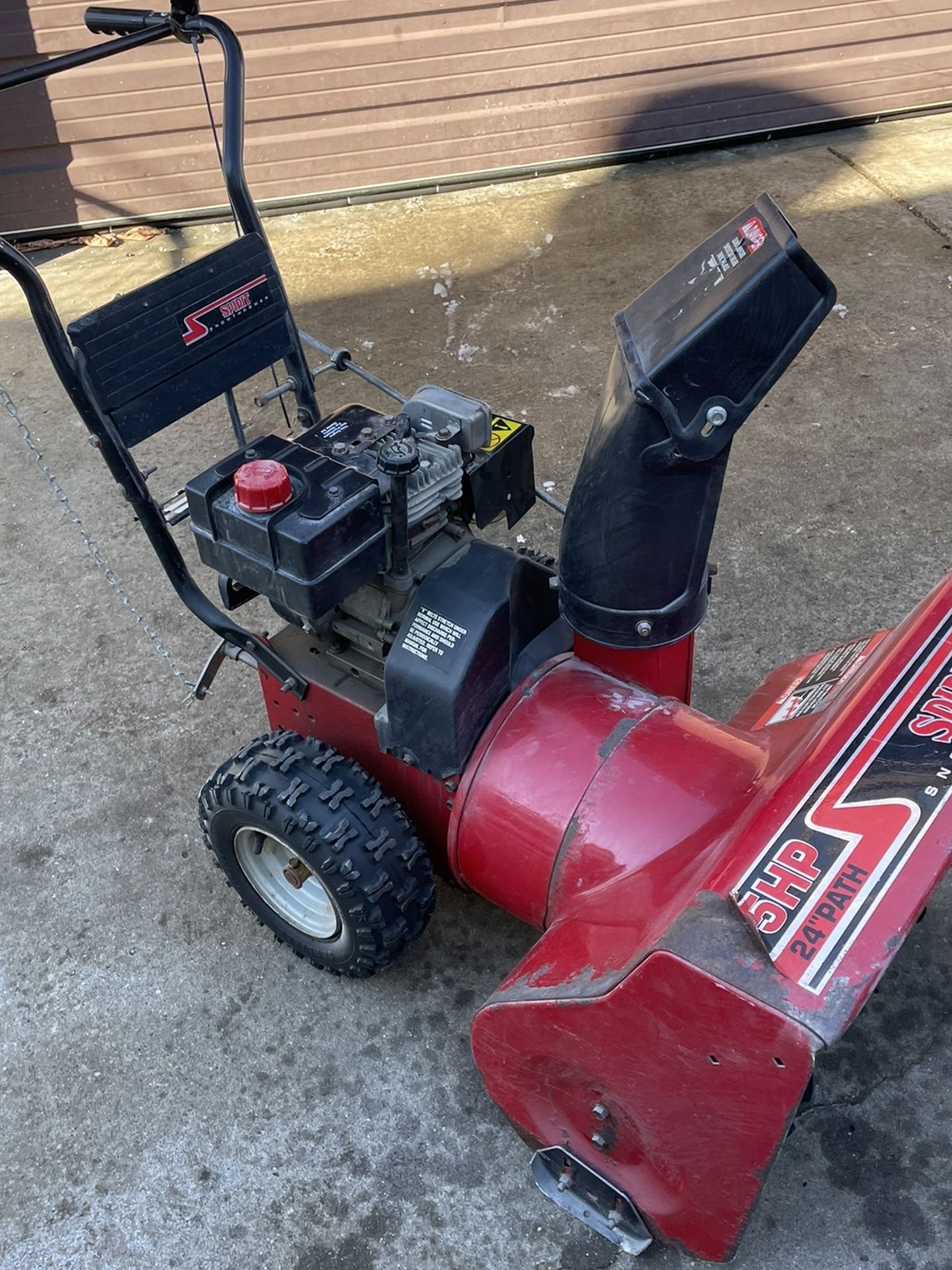 Spirit 5hp 24” snow Blower With Electric Start Works Good