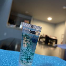B- Puré Coconut Scented Lip Gloss