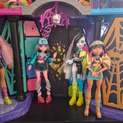 Monster High Skulltimate Secrets Lot