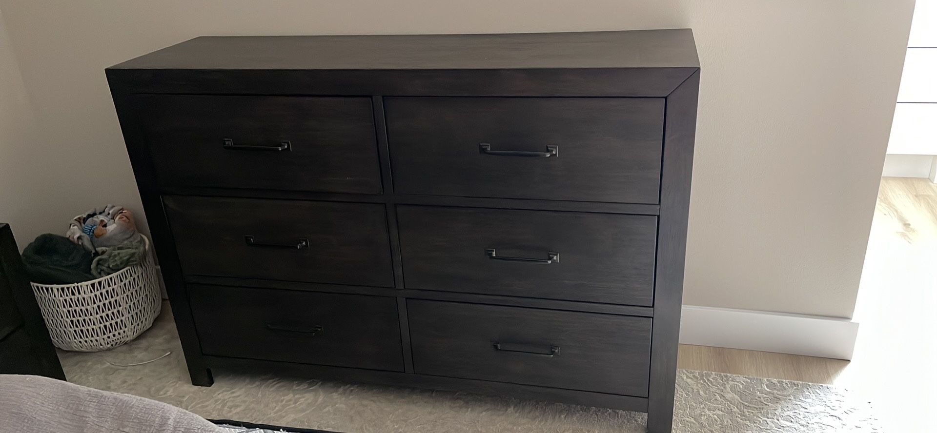 Dresser With 6 Drawers And Mirror