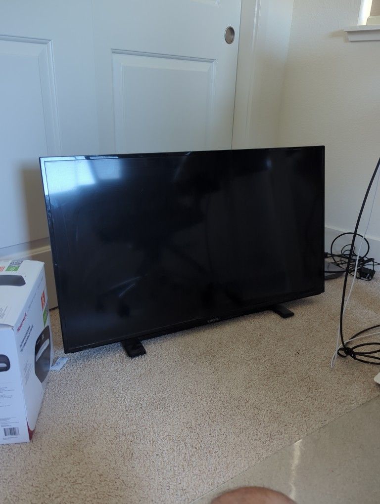 Insignia tV 32 Inch