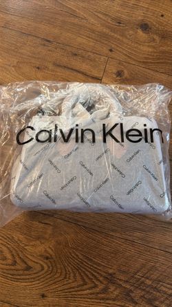 BRAND NEW CALVIN KLEIN PURSE