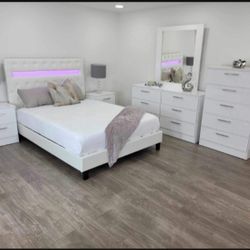Bedroom Set ( Juego De Cuarto)💮Sold separately too💮Fast delivery