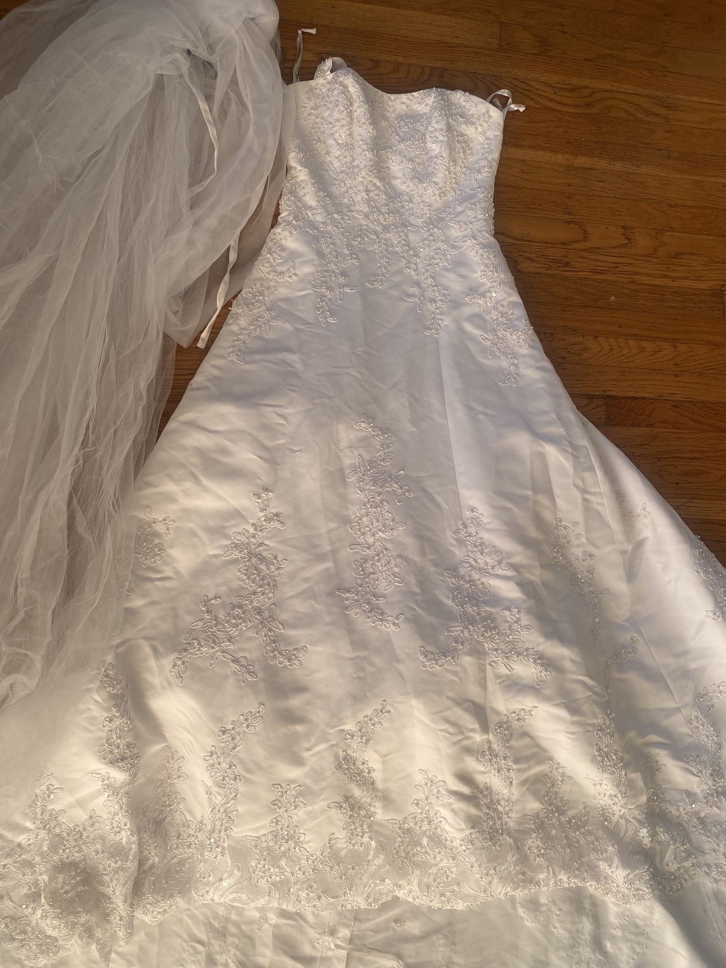 David's Bridal Wedding Dress size 10