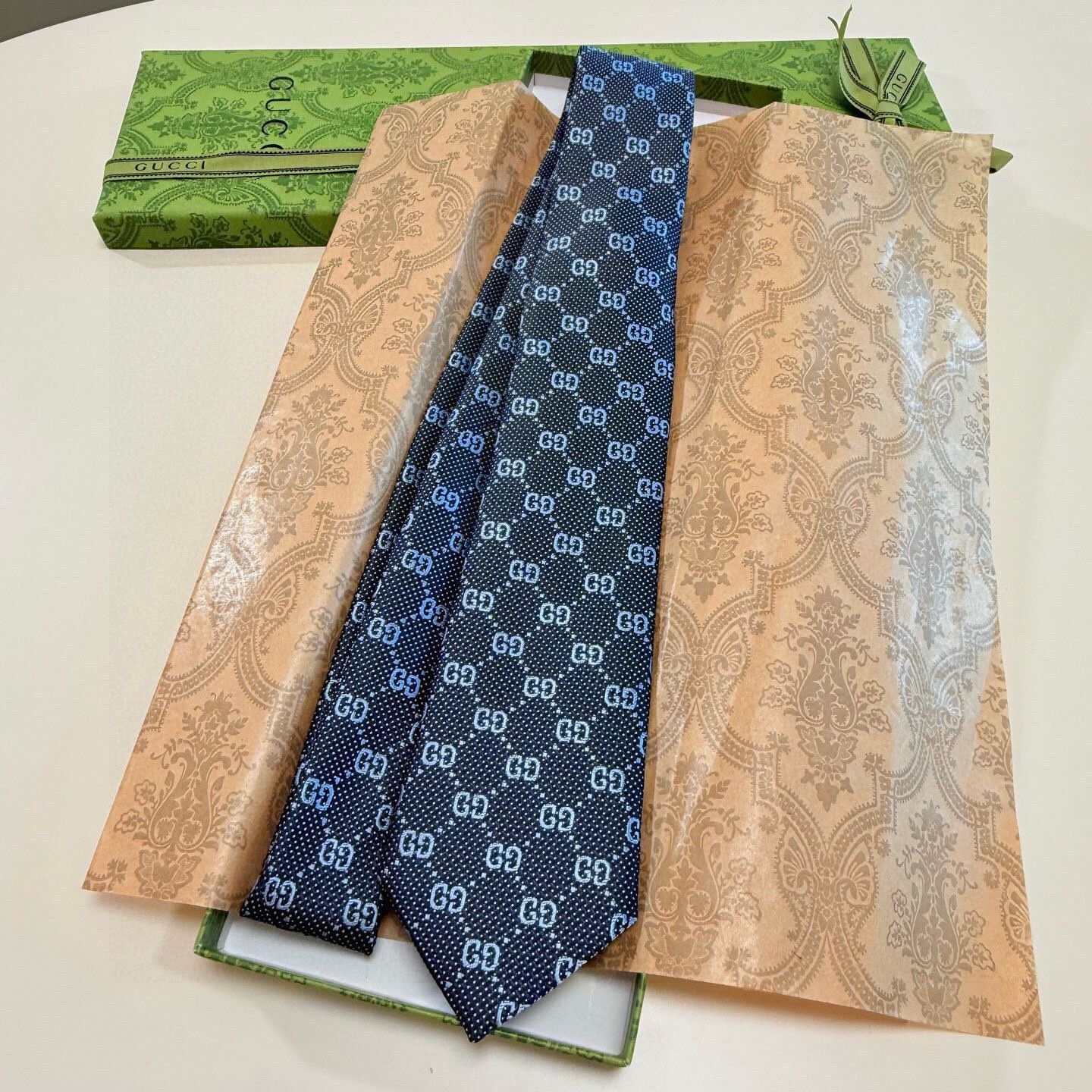 Men’s Ties Gucci