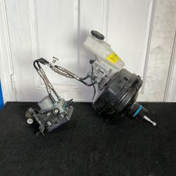 17-23 Gmc Acadia Brake Booster With Abs Module 2017 2018 2019 2020 2021 2022 2023 