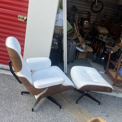 Eames Style White Leather Lounge Chair