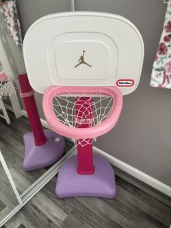 Little Tike Pink Basketball Court 