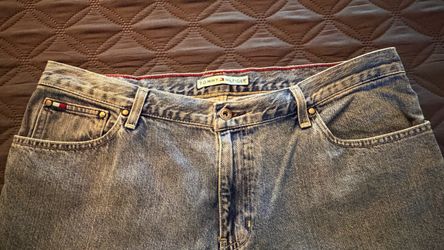 Women’s Tommy Hilfiger Light-Wash Blue Jeans Size 16