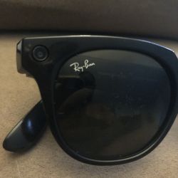 RayBans Stories Smart Glasses