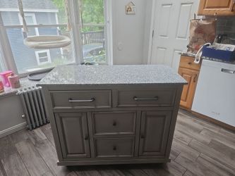 Kitcken Island 42"w ×32"lenght